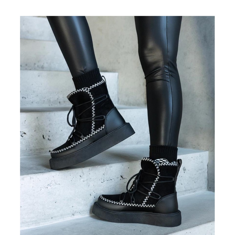 Czarne śniegowce na platformie sznurowane zdobione haftem Mckenzie - Solea 1