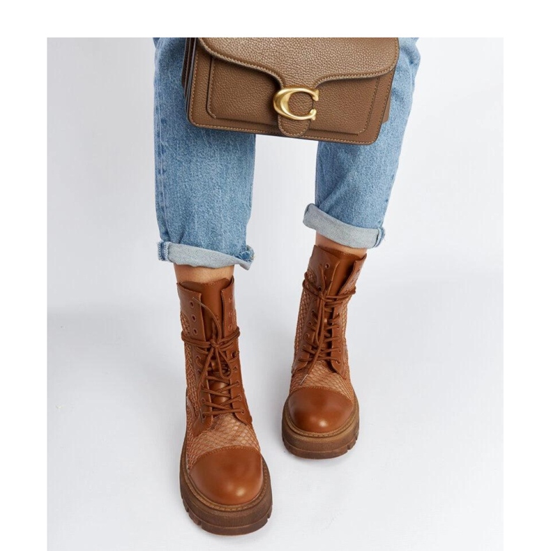 Brązowe prześwitujące trapery 1