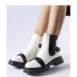 Białe botki na masywnej podeszwie Fontarine - Solea 1