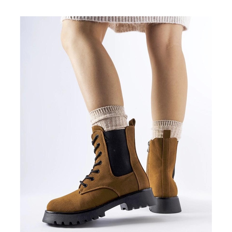 Brązowe botki na masywnej podeszwie Swinford - Solea 1