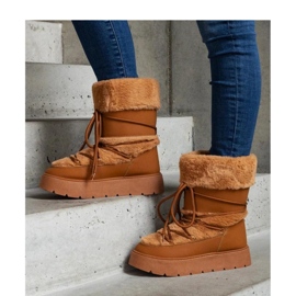 Brązowe ocieplane śniegowce zdobione futerkiem 1