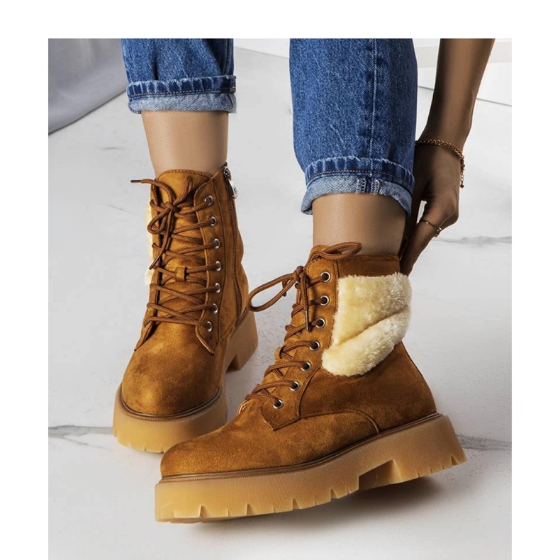 Brązowe ocieplane botki z futerkiem 1