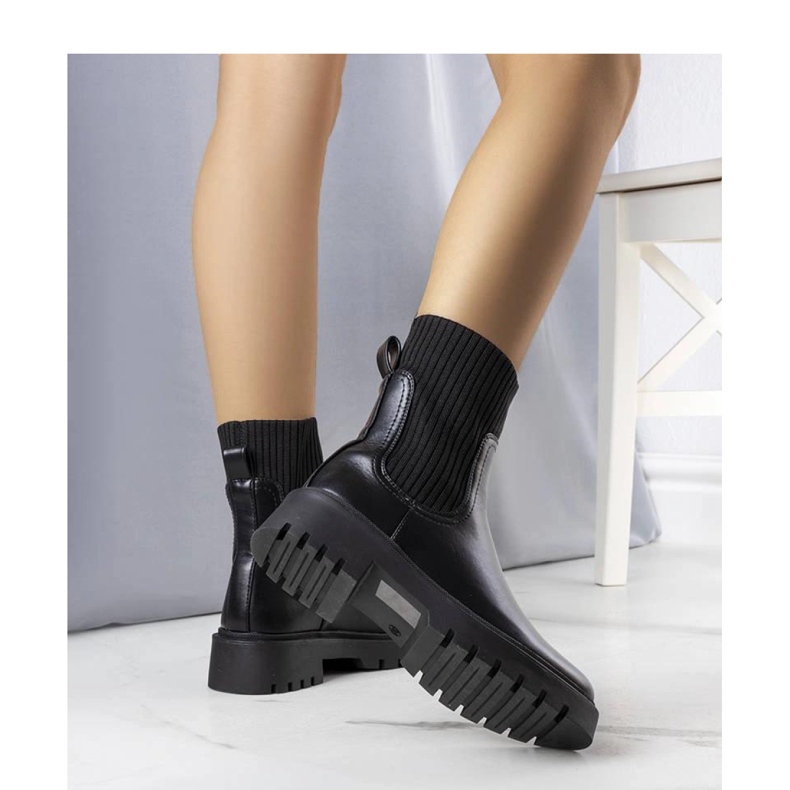 Czarne botki ocieplane 1