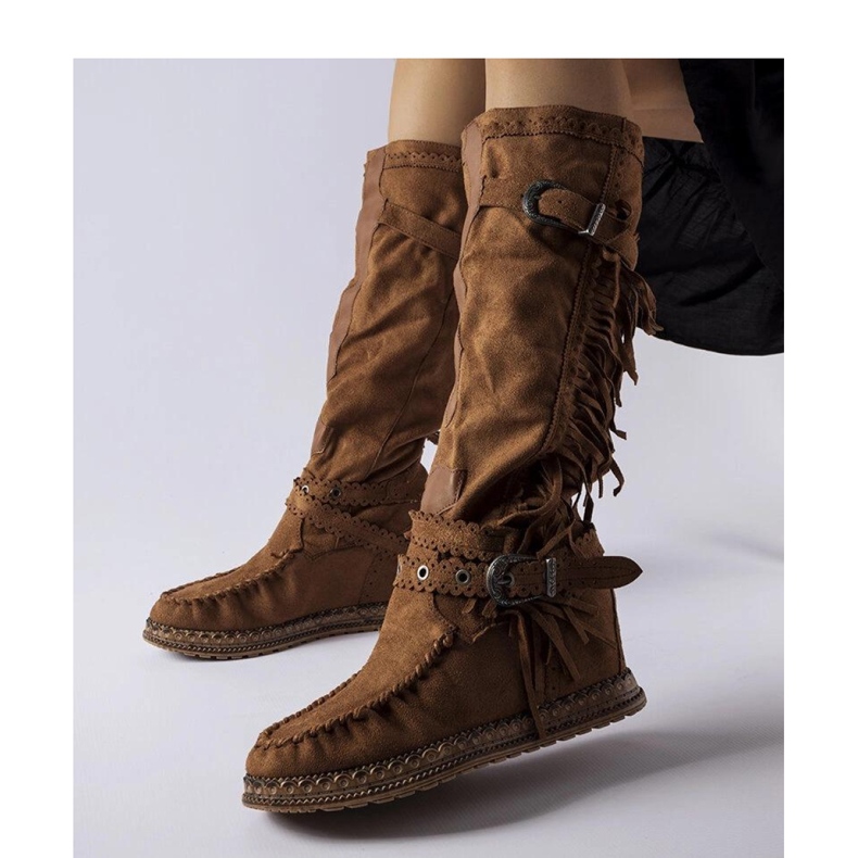 Brązowe kozaki na krytym koturnie 1