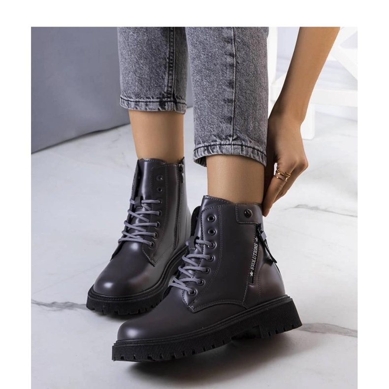 Szare ocieplane traperki 1