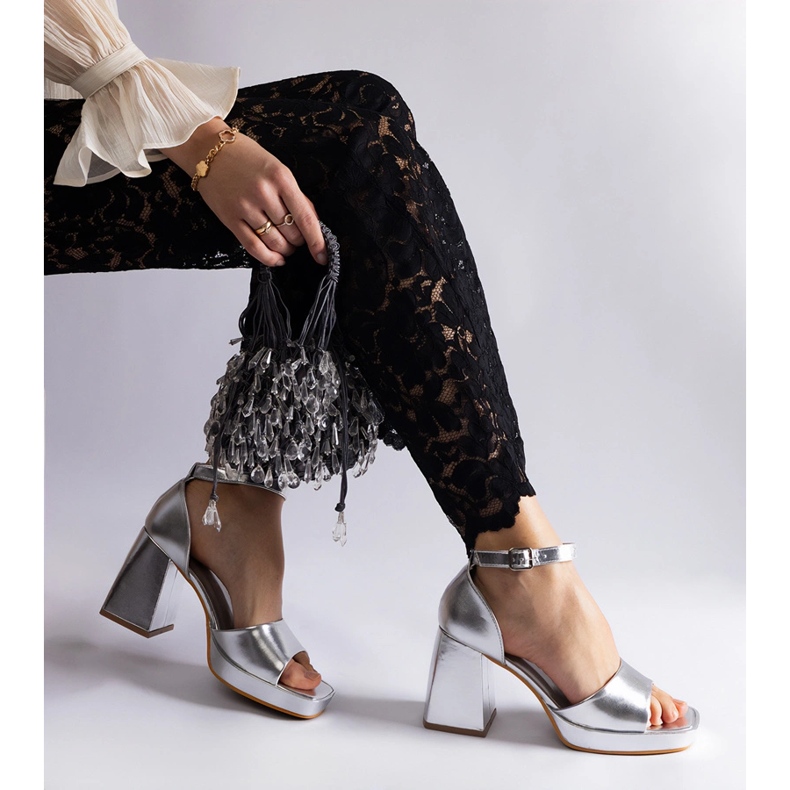 Srebrne sandały damskie na masywnym obcasie metaliczne srebrny 1