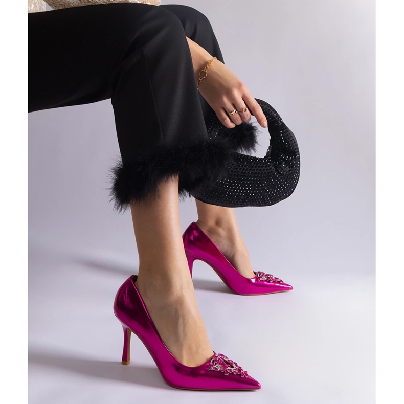 Różowe lakierowane szpilki zdobione cyrkoniami 1