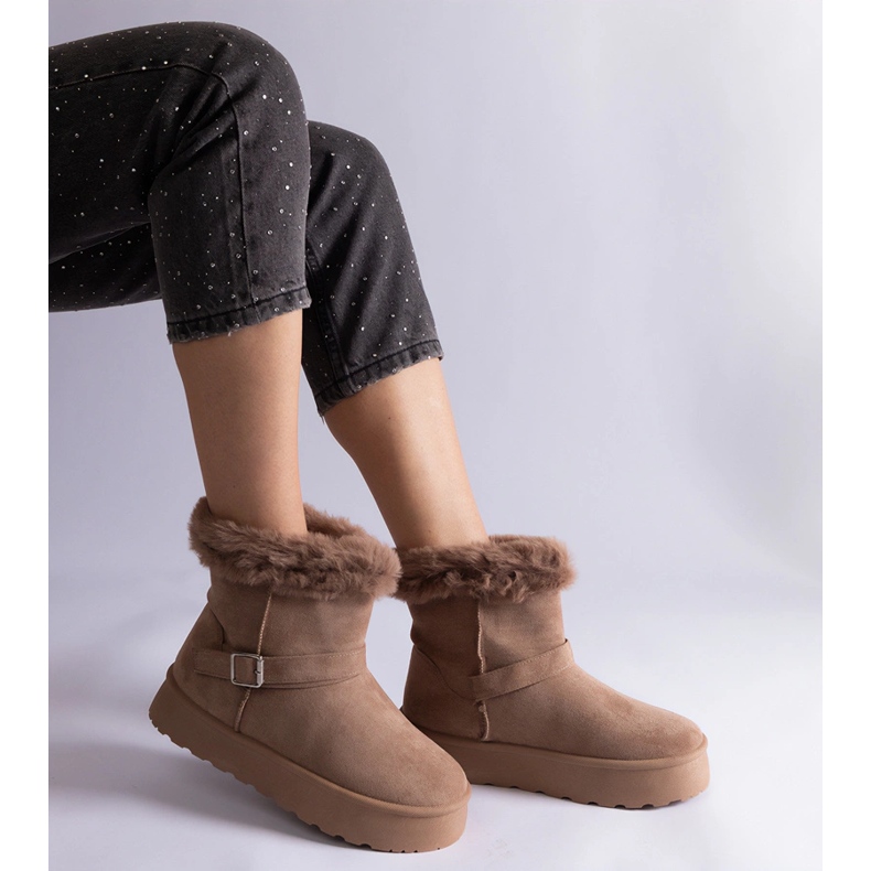 Brązowe ocieplane śniegowce zdobione futerkiem 2