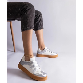 Srebrne sneakersy zapinane na rzepy srebrny 1