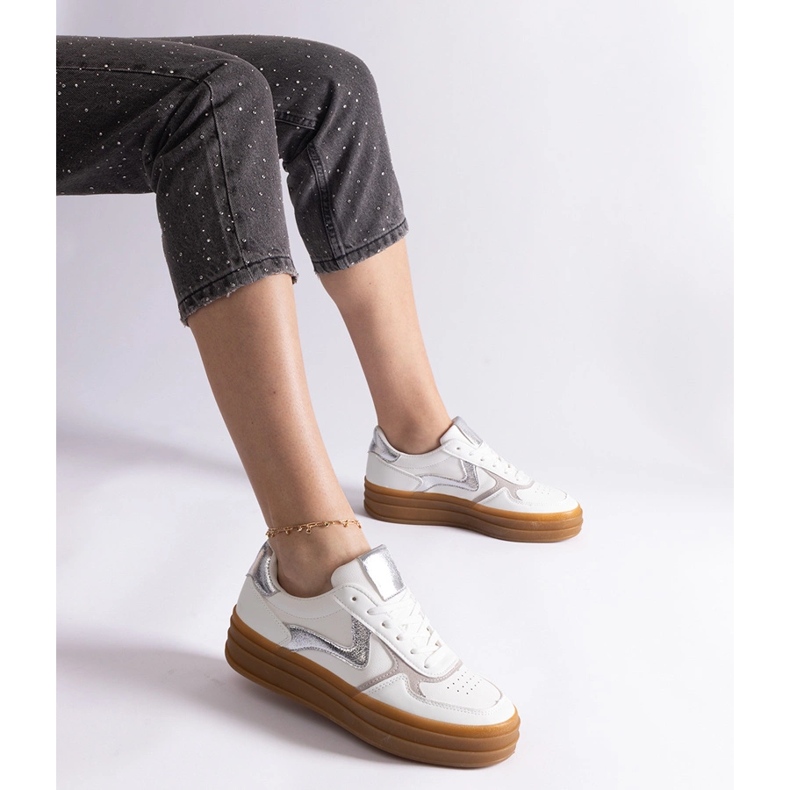 Biało-srebrne sneakersy na gumowej podeszwie białe 2