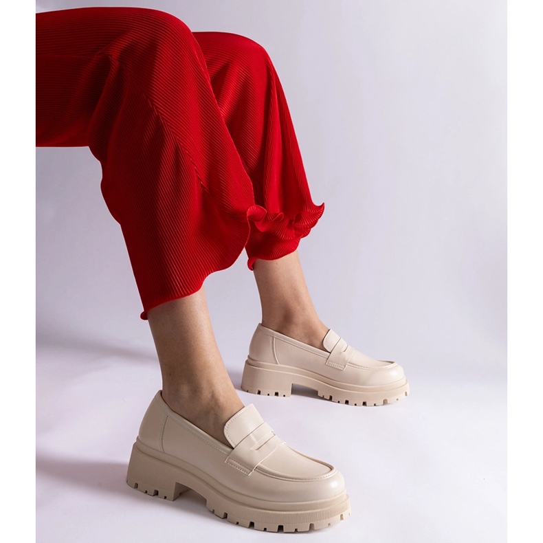 Beżowe mokasyny damskie z eko skóry beżowy 1