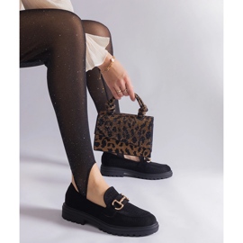 Czarne ażurowe mokasyny z eko zamszu złańcuchem 2