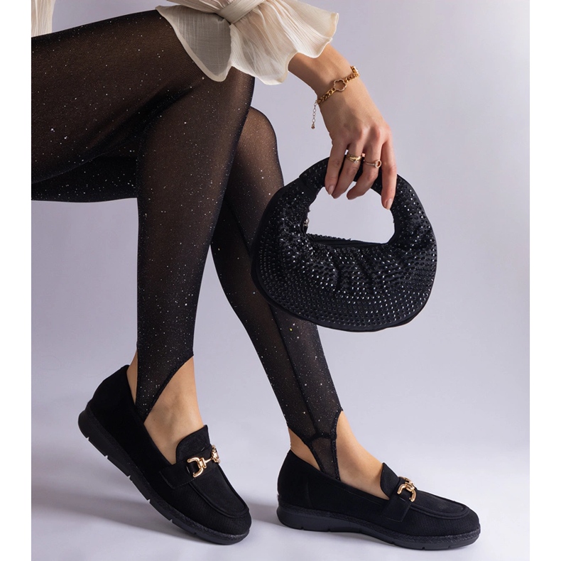 Czarne mokasyny damskie z eko zamszu z łańcuchem 1