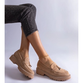 Beżowe mokasyny z eko skóry zamszowej beżowy 2