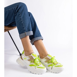 Białe sneakersy sportowe 3