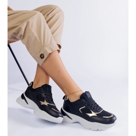 Czarne sneakersy na masywnej podeszwie 1