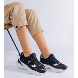 Czarne sneakersy na masywnej podeszwie 2