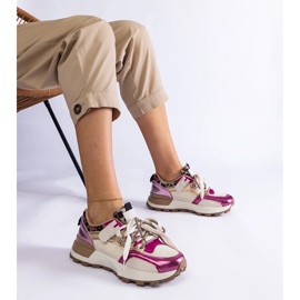 Różowe sneakersy zdobione motywem zwierzęcym 1