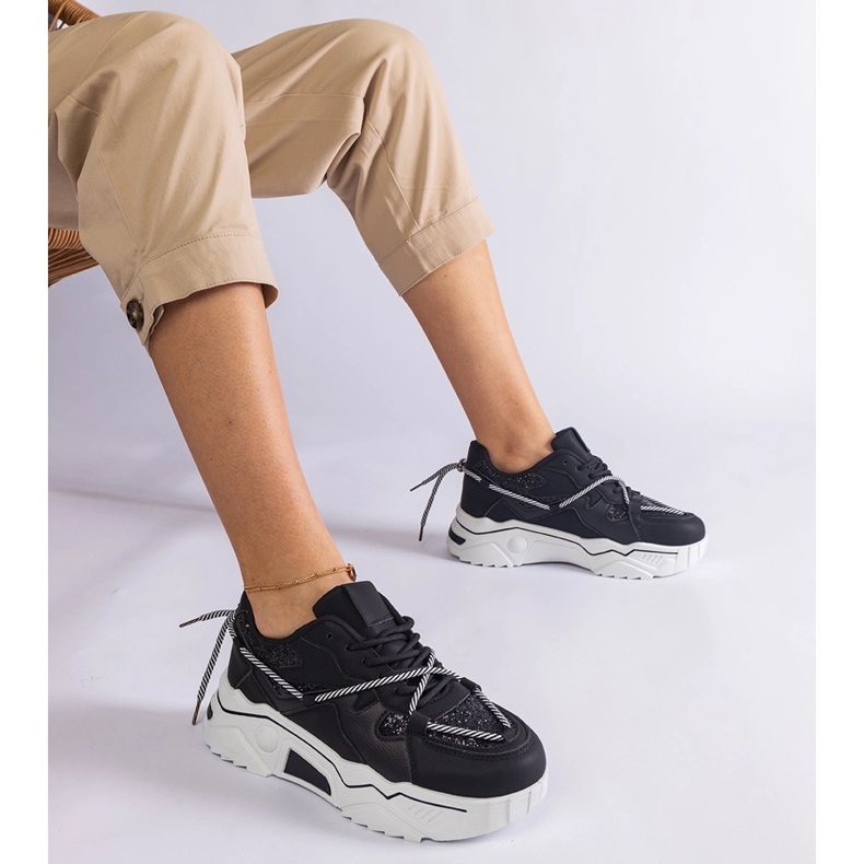 Czarne sneakersy damskie z brokatem 1