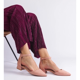 Jasnoróżowe sandały na niskim słupku 2