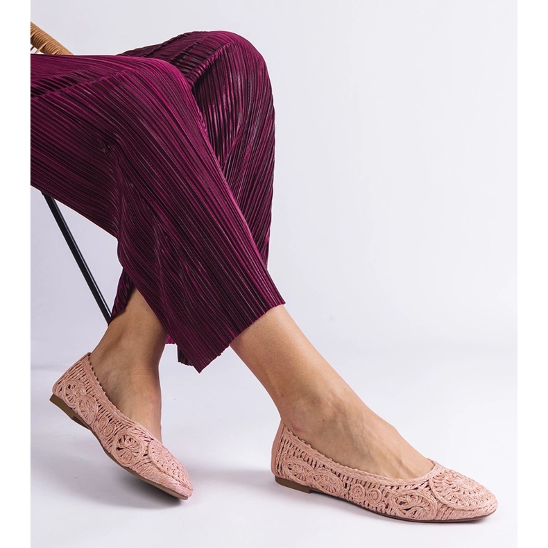 Różowe balerinki plecione 2