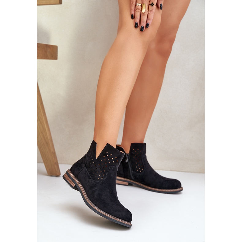 Botki Na Płaskim Obcasie Z Ażurową Cholewką Czarne 2