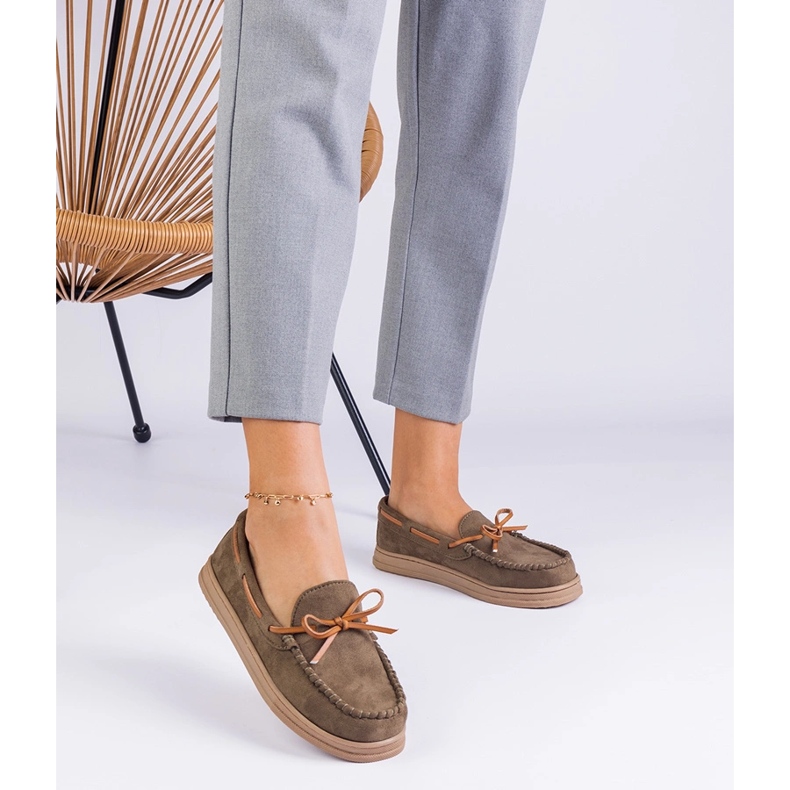 Zielone damskie mokasyny z ekozamszu z kokardką 1