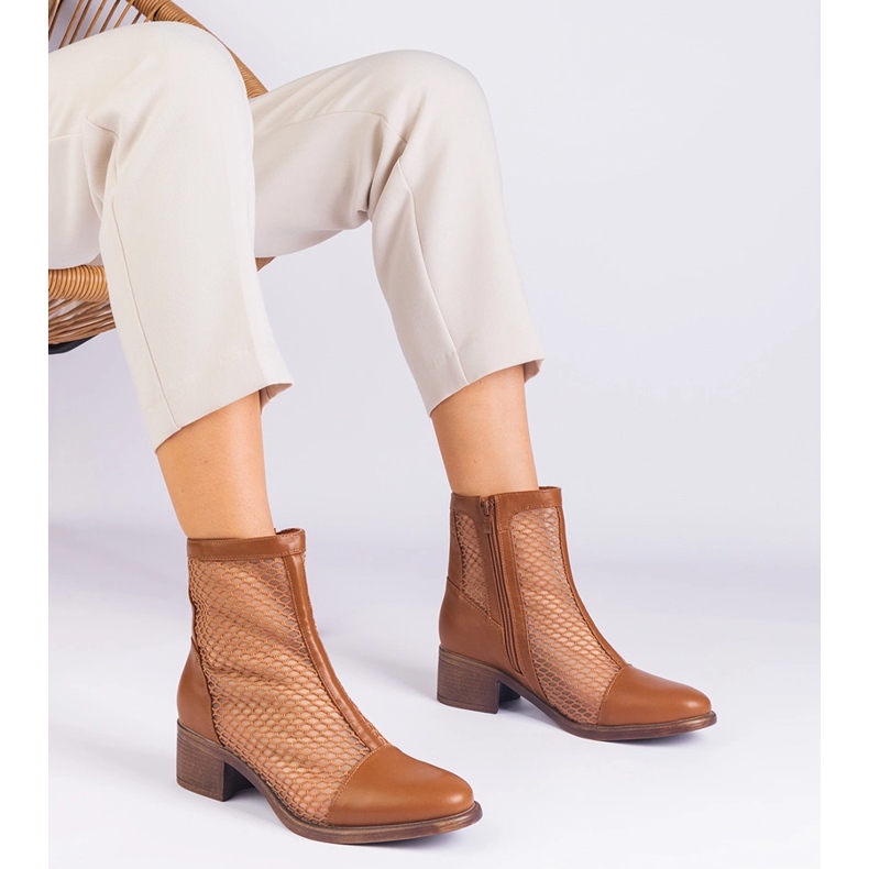 Brązowe siateczkowe botki na słupku 1