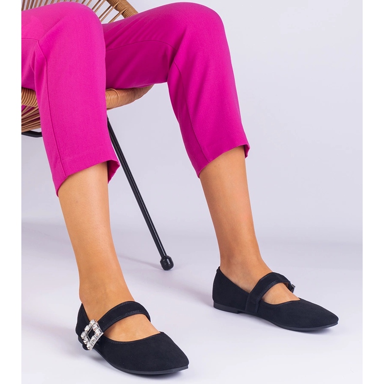 Czarne balerinki zdobione klamrą z krysztalikami 1