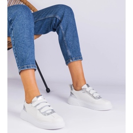 Biało-srebrne sneakersy damskie na rzepy zdobione brokatem białe 1