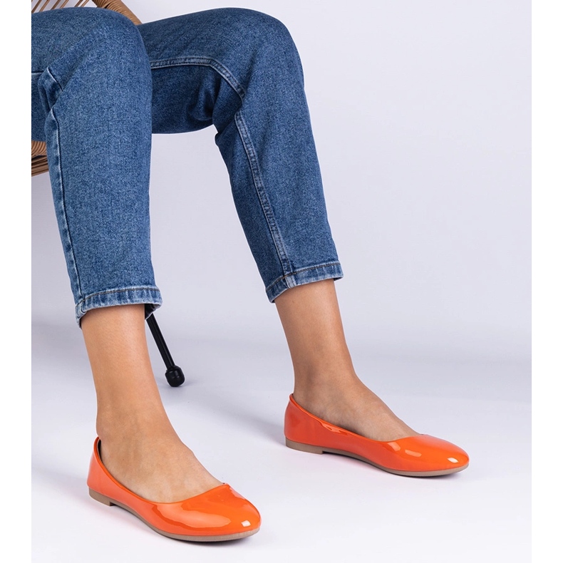 Pomarańczowe lakierowane balerinki 1