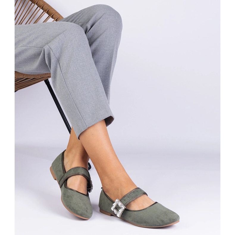 Zielone balerinki zdobione klamrą z krysztalikami 1