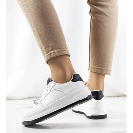 D/GMR Białe sneakersy z łańcuszkiem Maring 1