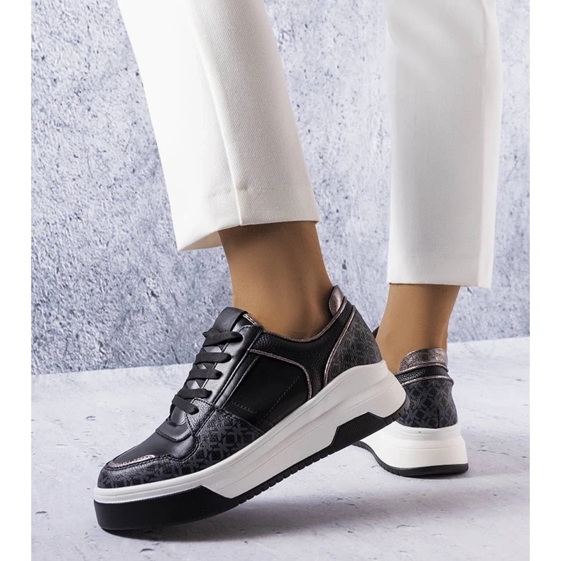 D/GMR Czarne sneakersy zdobione monogramem Grandbois 1