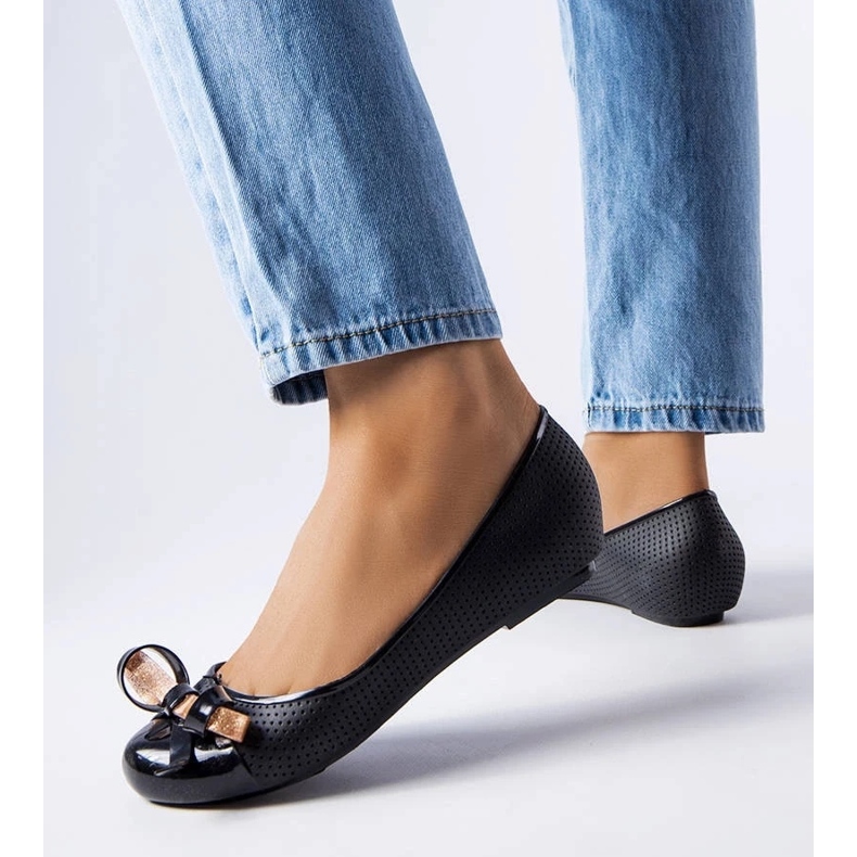 D/GMR Czarne balerinki zdobione kokardką Harlingen 2