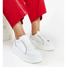 D/GMR Białe skórzane sneakersy z cyrkoniami Karino 1