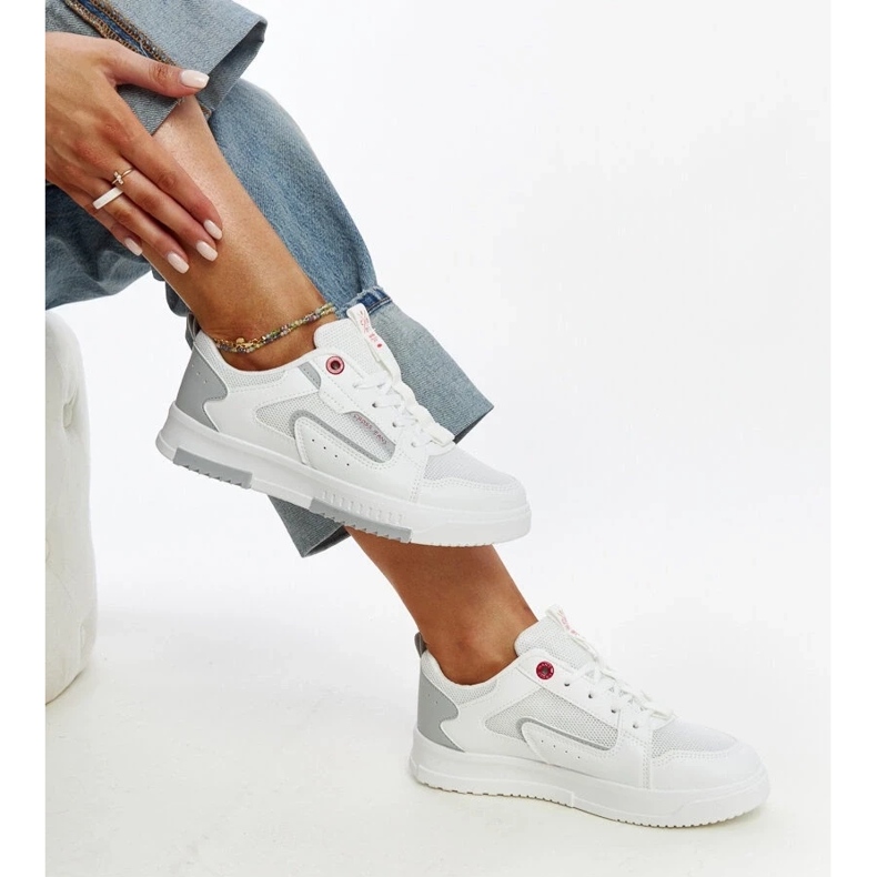 Białe sneakersy damskie Cross Jeans 2