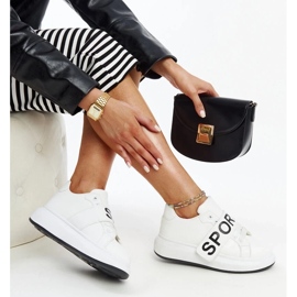 Białe sneakersy na platformie Ayna 2