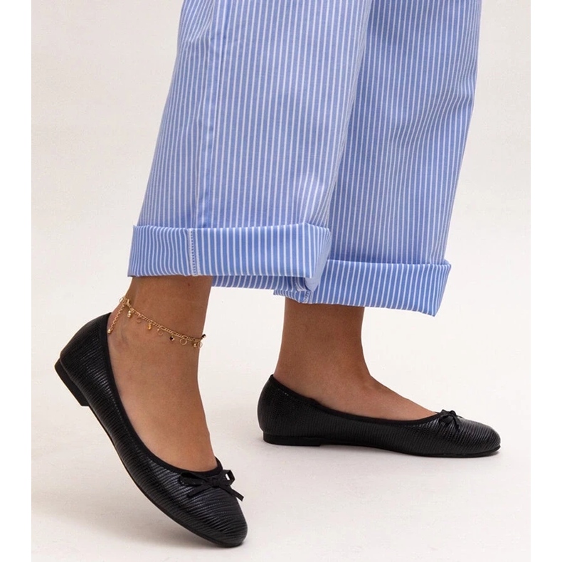 Czarne baleriny z kokardką i skórzaną wkładką Rosaly 2