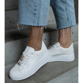 D/CEO Białe sneakersy na platformie zdobione misiem Mavien 1