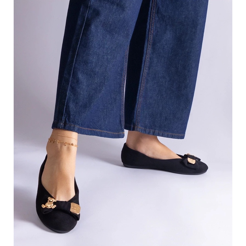 D/CEO Czarne balerinki zdobione kokardką i broszką Esdras 2