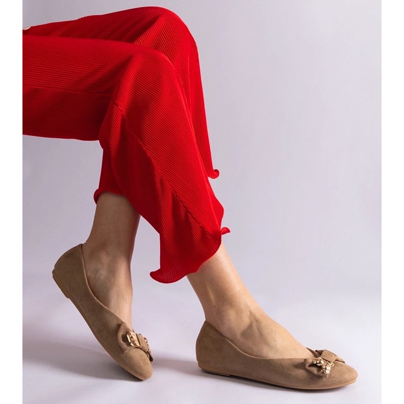 D/CEO Brązowe balerinki zdobione kokardką i broszką Esdras 1