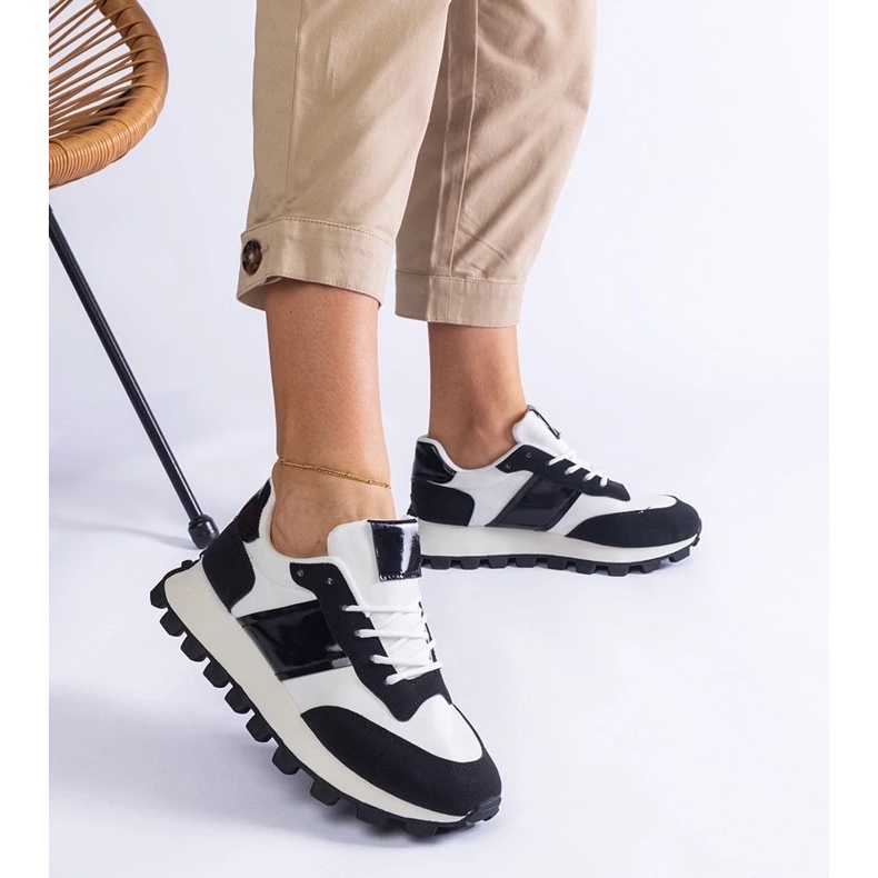 D/CEO Czarne sneakersy z widocznym protektorem Restia 2