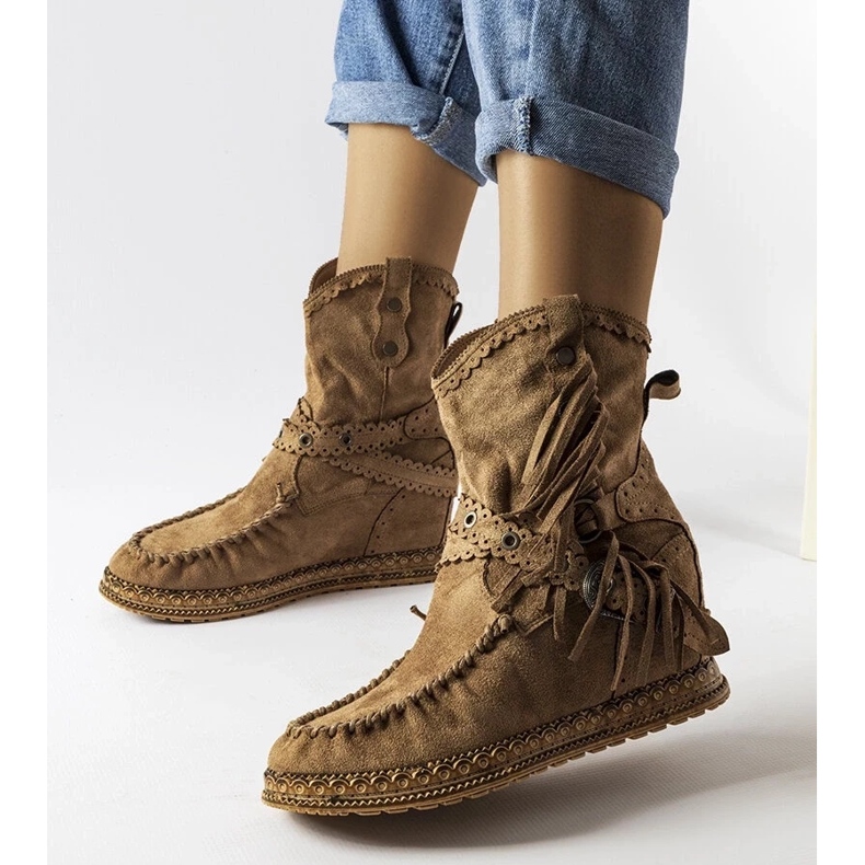 D/CEO Ciemnobrązowe botki na koturnie Teodata 2