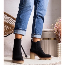 D/CEO Czarne botki na efektownym słupku Nurea 1