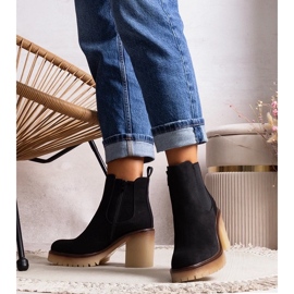 D/CEO Czarne botki na efektownym słupku Nurea 2