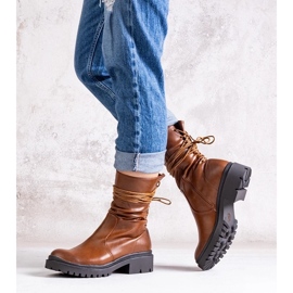 D/CEO Brązowe botki z eko skóry Sahera 1