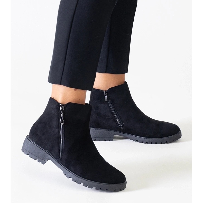 D/CEO Czarne botki z metalowymi wstawkami eko-zamsz Branda 1