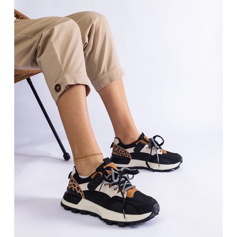 D/CEO Czarne sneakersy zdobione motywem zwierzęcym Soria 1