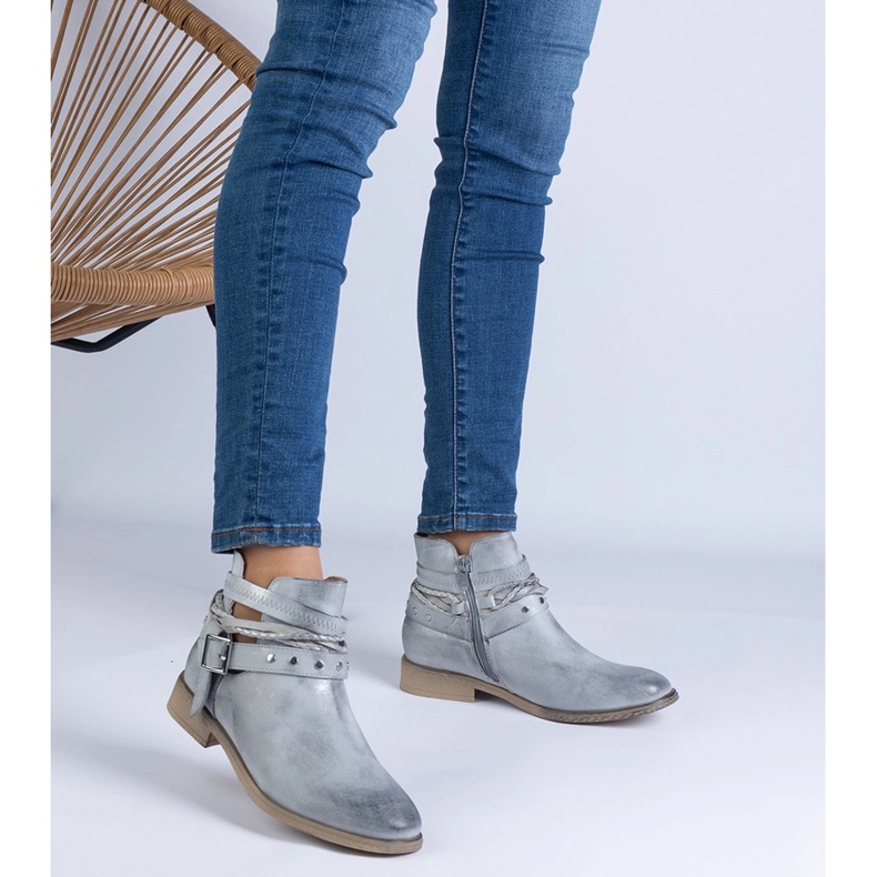 Srebrne płaskie botki z wycięciem i klamrą srebrny 1